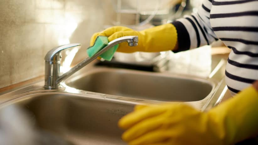 Break out the sponges. Keep your kitchen both looking and smelling squeaky clean with these top tips for a clean kitchen sink!