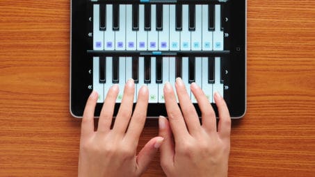 Learn to Play Piano With Tech