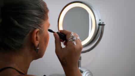 5 Makeup Mirror Choices That Will Help You Look Your Best