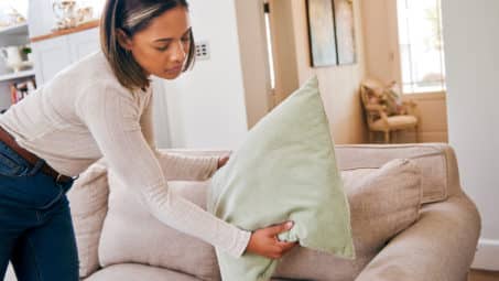 How to Choose (& Use) a Sofa Cleaner to Make Your Couch Like New