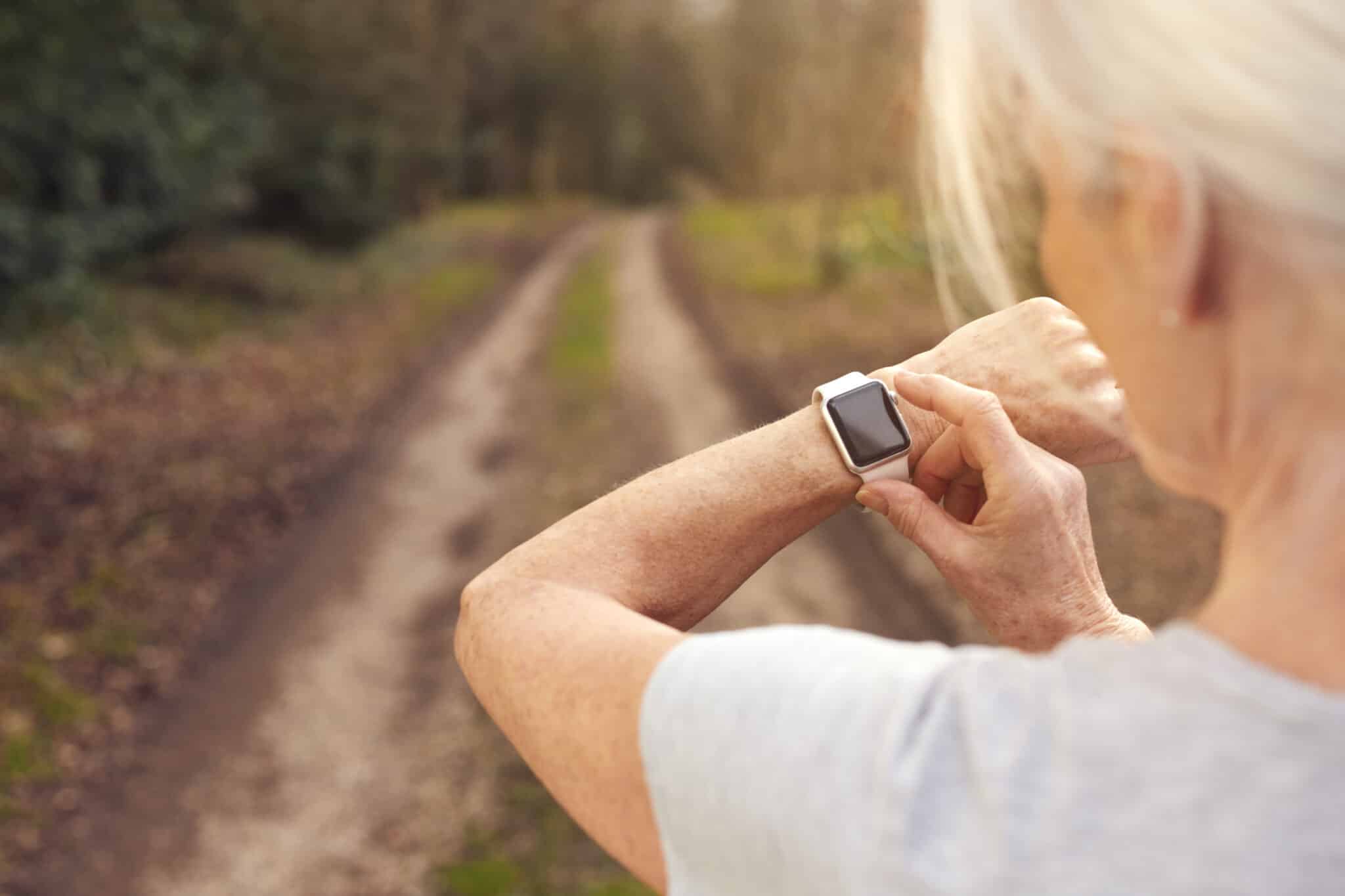 Fitness Trackers for Seniors: Tracking Your Loved One’s Health