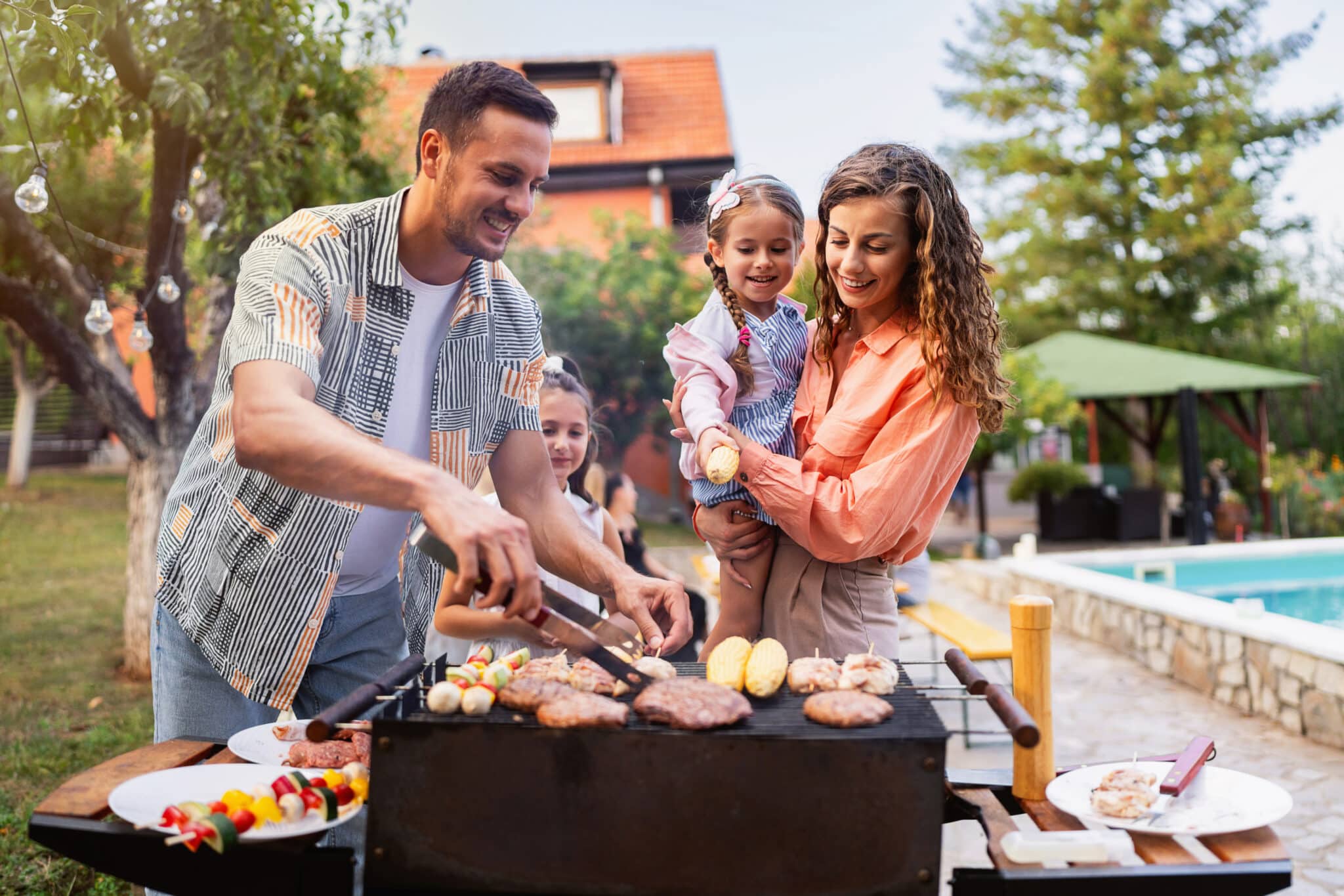 Charcoal Grill vs Gas Grill–Which One Is Best?